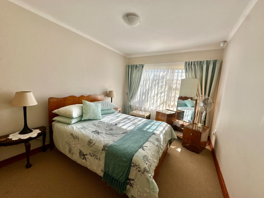 4 Bedroom Property for Sale in Fraaiuitsig Western Cape